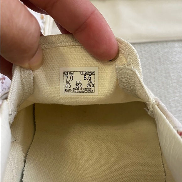 Vans White Floral Slip-On Shoes - Picture 5 of 6